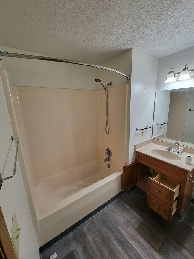 Building Photo - 2207 Park Ave