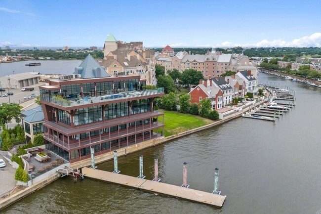 Building Photo - 200 Shearwater Ct W