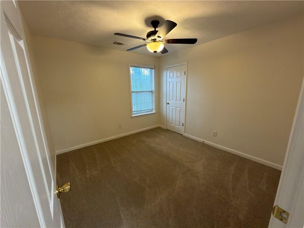 Building Photo - 620 Manor Glen Dr