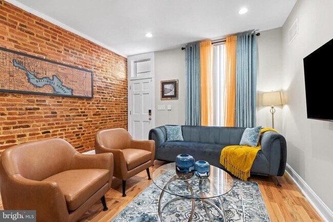 Building Photo - 2219 E Chase St