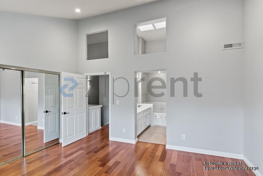 Building Photo - 437 Camille Cir