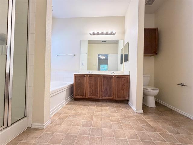Building Photo - 1910 Pin Oak Ln