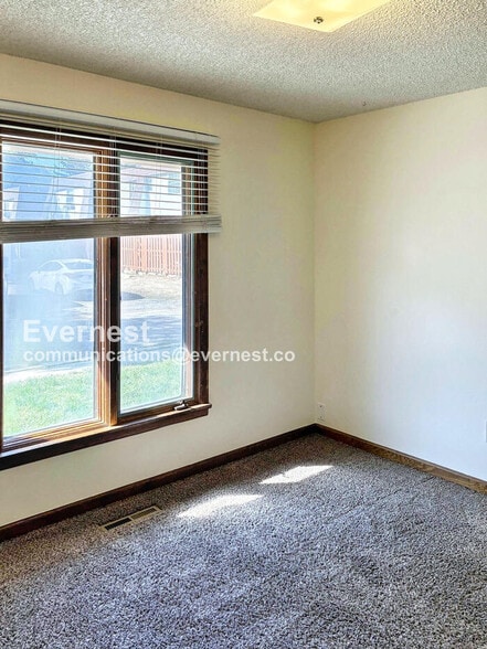 Building Photo - 2608 Leisure Dr