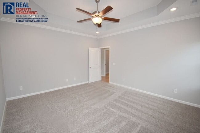 Building Photo - 1142 Bluecreek Cir