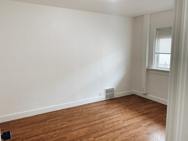 Building Photo - 1709 South