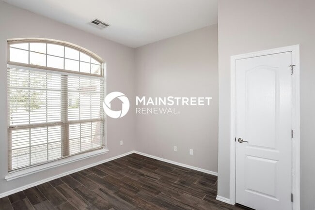 Building Photo - 4 Bedroom Pet-Friendly Home in Edmond, OK ...
