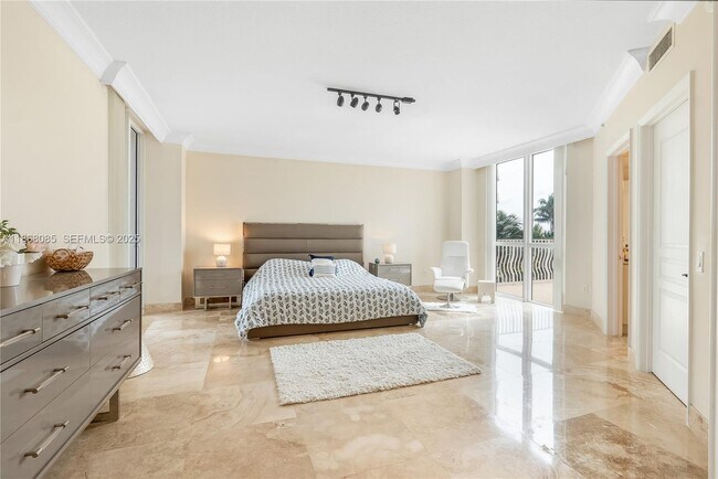 Building Photo - 1460 S Ocean Blvd