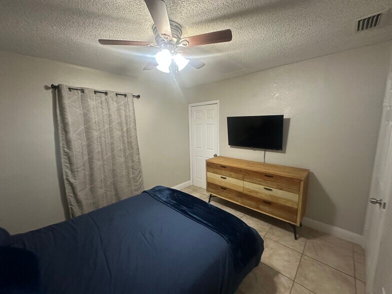 Building Photo - 7303 Perugia Ave