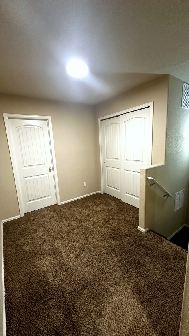 Building Photo - 1829 Final View Aly