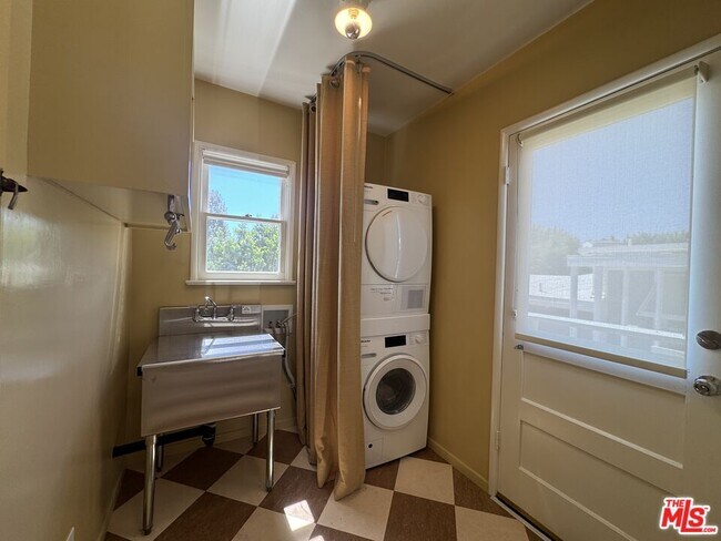 Building Photo - 11188 Ophir Dr