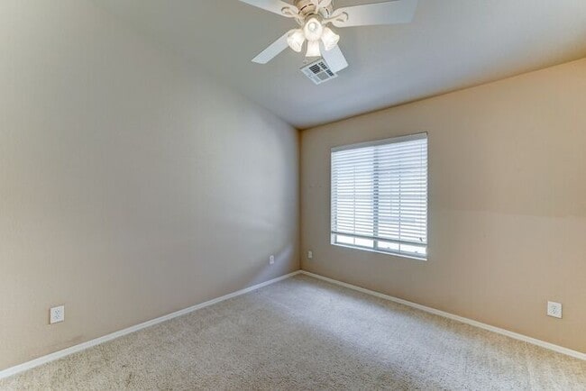 Building Photo - READY TO VIEW NOW! Beautiful Townhome in Great Location