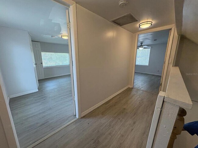 Building Photo - 227 Marveline Dr