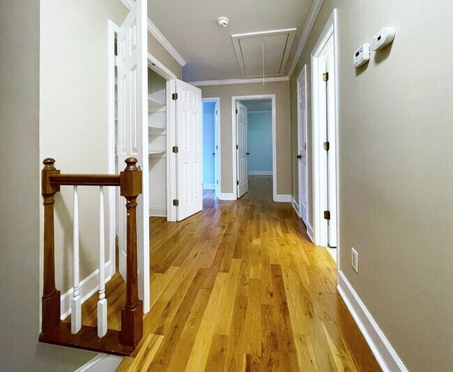Building Photo - 811 Mitsy Ridge Dr