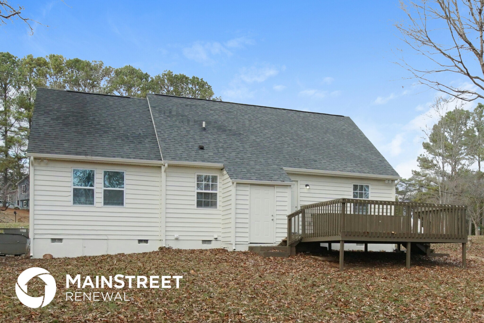 Building Photo - 1616 Summerhill Dr
