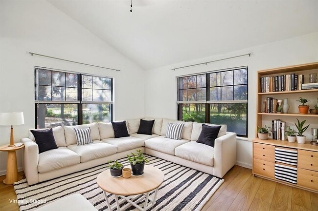 Building Photo - 9507 Quail Village Ln