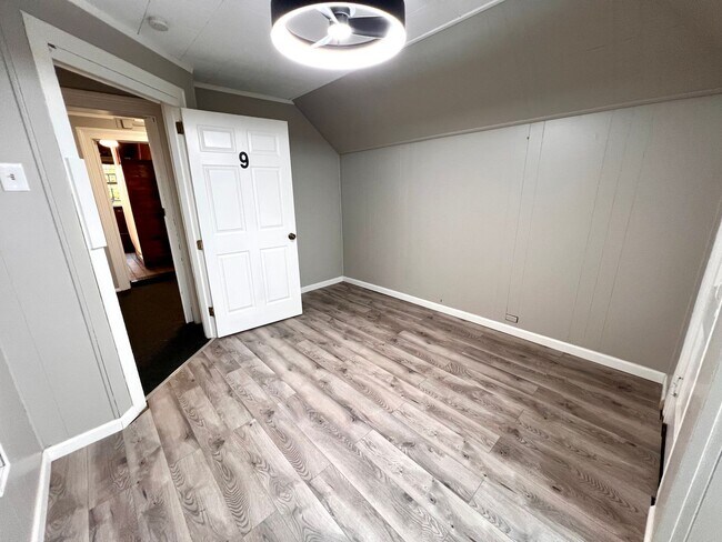 Building Photo - 259-261 N. Dithridge Street (Full Service)