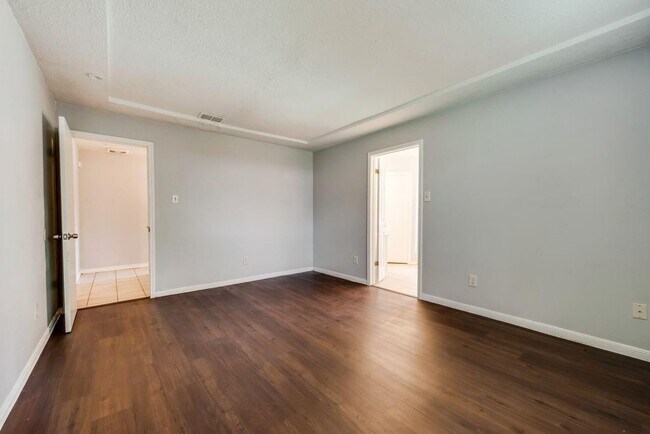 Building Photo - 15846 Blueridge Rd