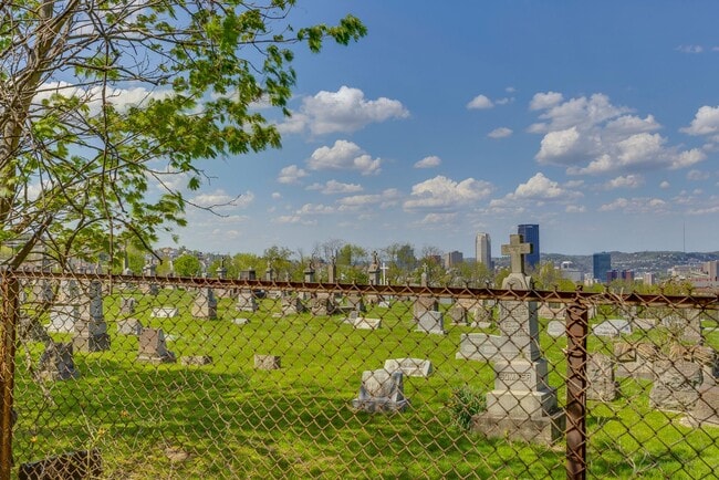 Building Photo - 1783 Arlington Ave