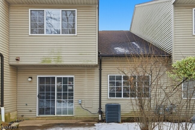 Building Photo - 403 Union St