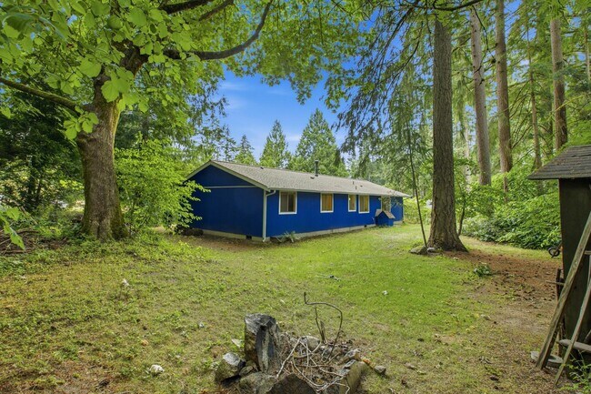 Building Photo - 4104 68th Ave NW