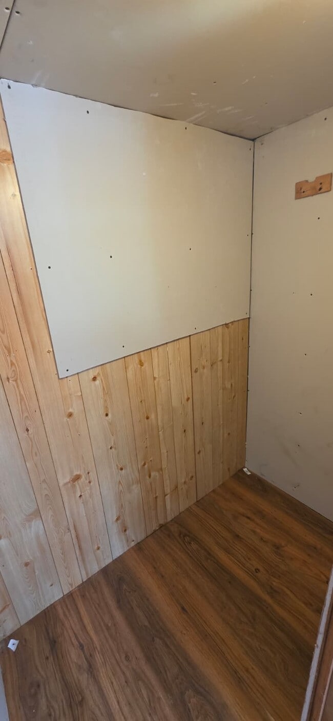 Building Photo - 8364 Cedar St