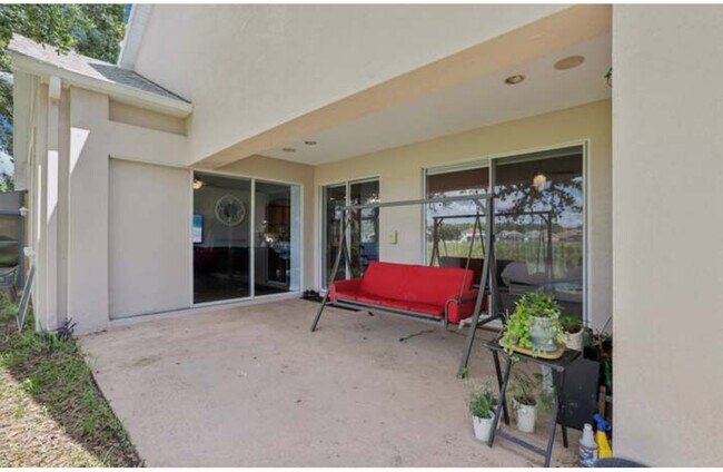 Building Photo - 10435 Deerberry Dr