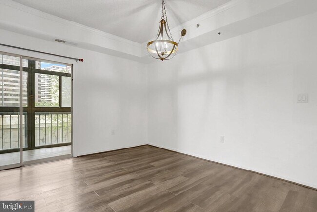 Building Photo - 1211 S Eads St