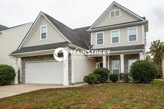 Building Photo - 4 Bedroom Pet-Friendly Home in Charlotte, NC with Main Street Renewal