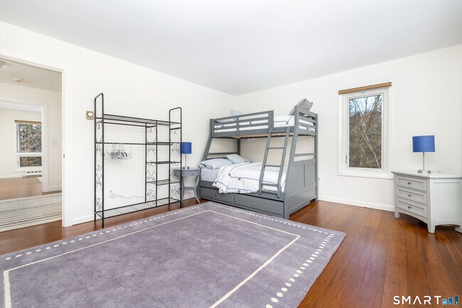 Building Photo - 9 Belshyre Ct