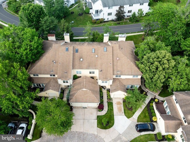 Building Photo - 1410 Chanticleer