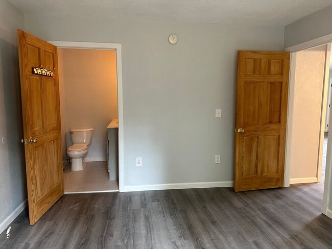 Building Photo - 2 Bed/ 2 Bath Single Family Home With a Ga...