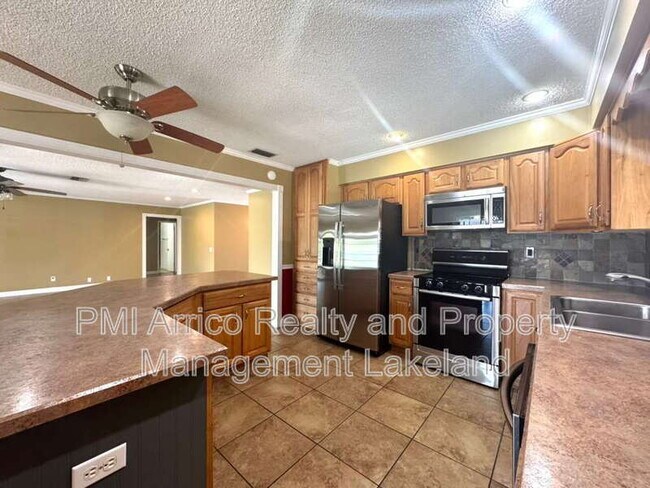 Building Photo - 1653 Lagoon Pl