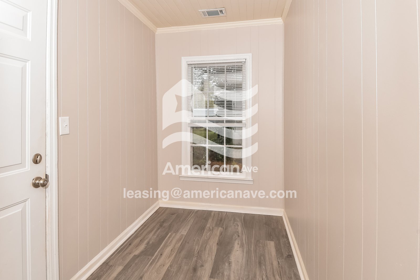 Building Photo - 2117 Roosevelt Dr