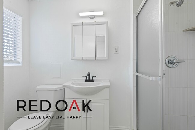 Building Photo - 15901 S Vermont Ave