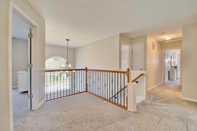 Building Photo - 9918 Burleigh Ln