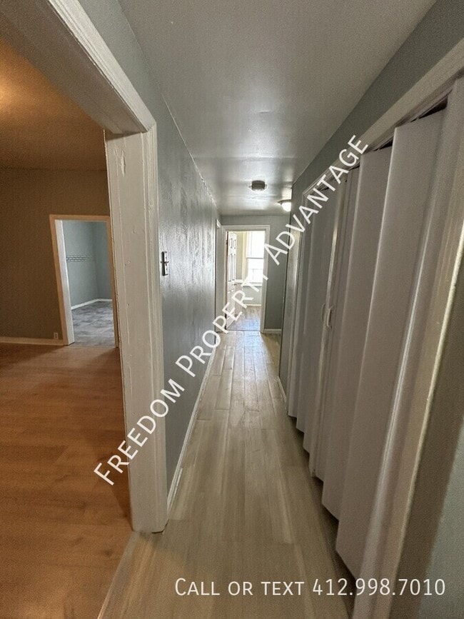 Building Photo - 355 Maplewood Ave