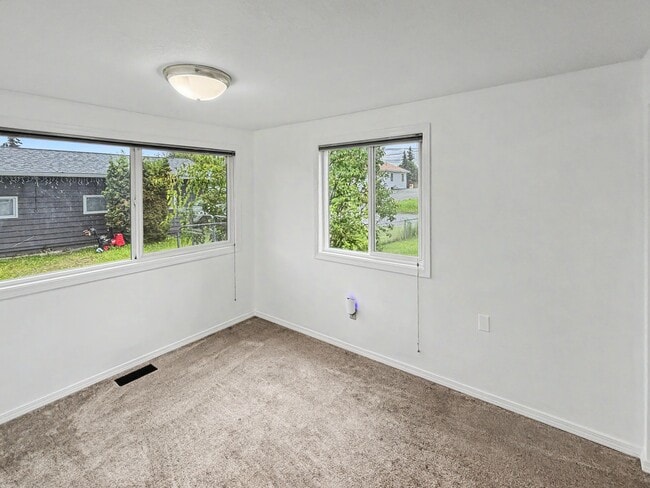 Building Photo - 1340 Norene St