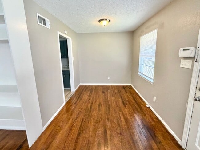 Building Photo - LochinvarDr5572