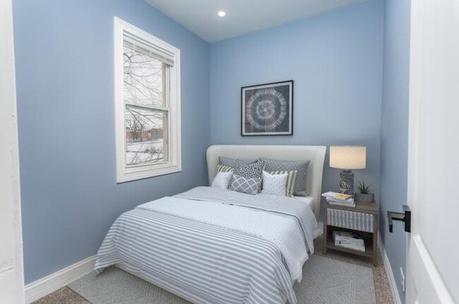 Building Photo - 131 E 117th St