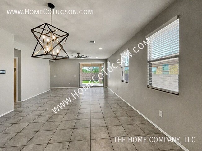 Building Photo - 7140 S Via Gaucho Viejo