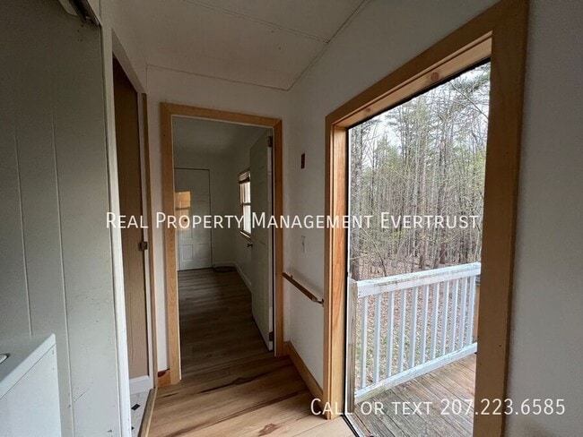 Building Photo - 689 Oak Hill Rd