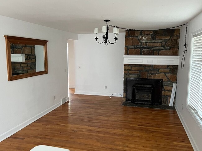 Building Photo - Single Family Home in Vestal for Rent