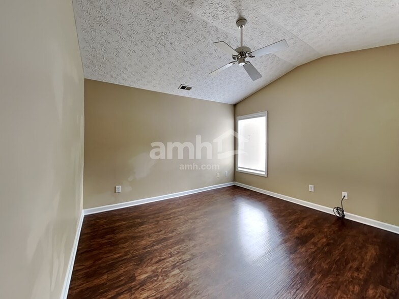 Building Photo - 7071 Hillcrest Chase Ln