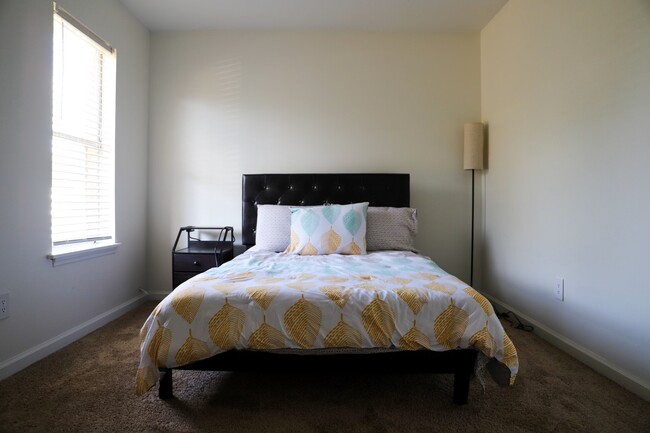 BEDROOM #1 Full - 600 Southgate Ave
