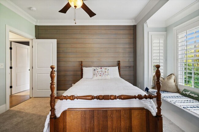 Building Photo - FULLY FURNISHED ISLAND HOME ON OLD HICKORY...