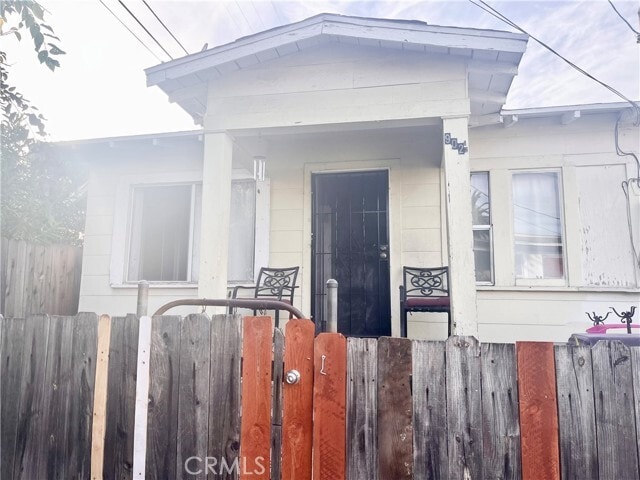 Building Photo - 900 W 52nd St