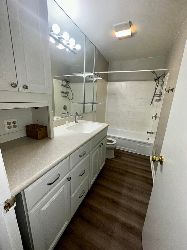 Building Photo - 28426 Longmeadow Ln