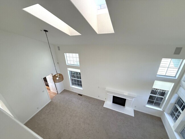 Building Photo - 184 Baypoint Dr