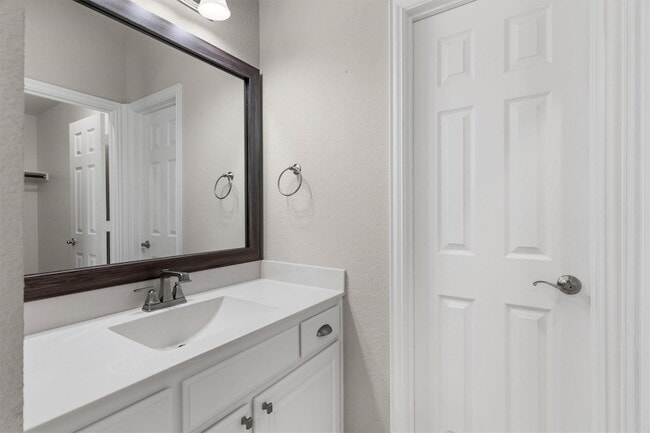 Building Photo - 2003 Silent Shore St