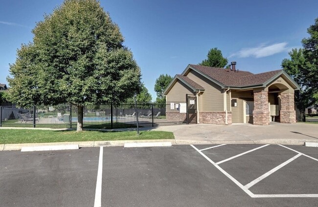 Building Photo - 2850 W Centennial Dr